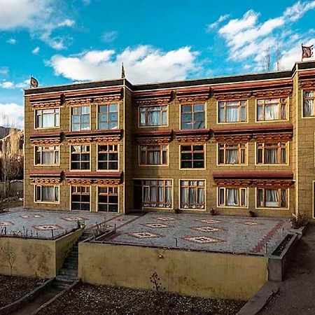 Hotel Alpine Ladakh Лех Екстериор снимка