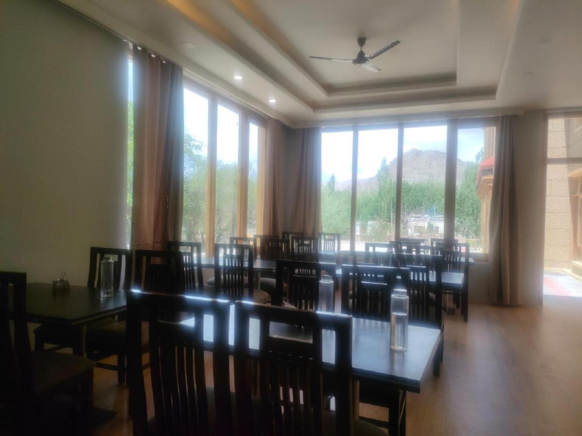 Hotel Alpine Ladakh Лех Екстериор снимка