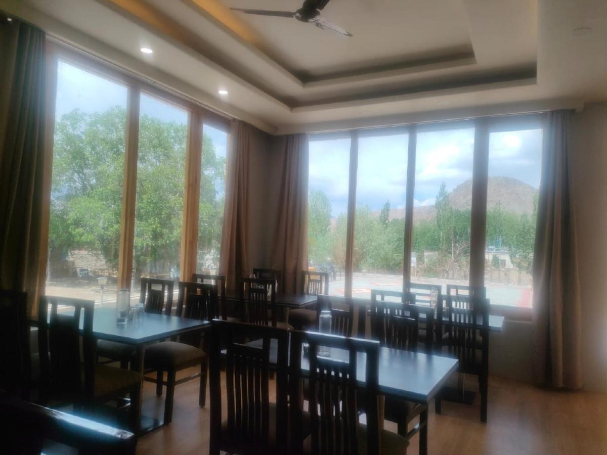Hotel Alpine Ladakh Лех Екстериор снимка