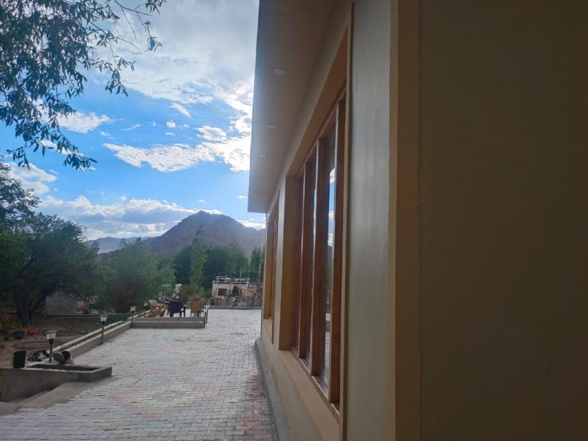 Hotel Alpine Ladakh Лех Екстериор снимка